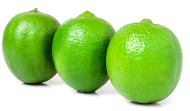 Üç kireç beyaz arka plan üzerinde izole kapatmak