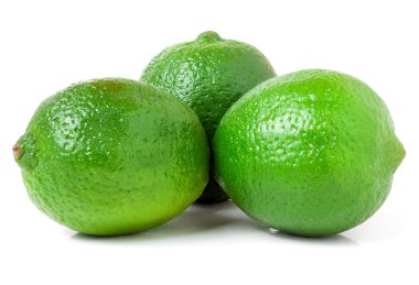 Üç kireç beyaz arka plan üzerinde izole kapatmak