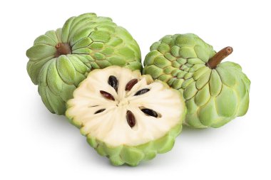 Beyaz arka planda izole edilmiş elma şekeri ya da kremalı elma kırpma yolu ve tam derinlik. Egzotik tropikal Thai annona veya cherimoya meyvesi