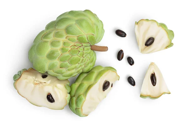 Suiker appel of vla appel geïsoleerd op witte achtergrond met clipping pad. Exotische tropische Thaise annona of cherimoya fruit. Bovenaanzicht. Vlakke plaat — Stockfoto