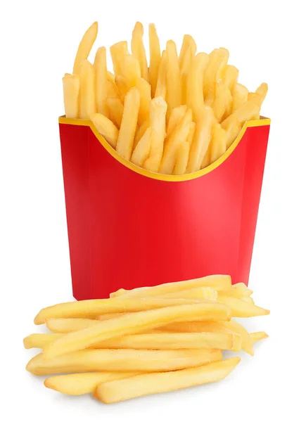 Pommes frites oder Bratkartoffeln in einem roten Karton isoliert auf weißem Hintergrund mit Clipping-Pfad und voller Schärfentiefe — Stockfoto