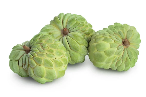 Manzana azucarera o manzana natillas aislada sobre fondo blanco con ruta de recorte y plena profundidad de campo. Fruto exótico tropical tailandés annona o cherimoya — Foto de Stock