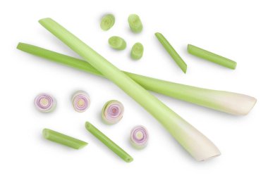 Taze limon otu kırpma yolu olan beyaz arkaplanda izole edilmiş. Üst Manzara. Düz yatıyordu