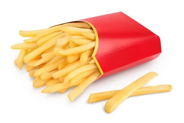 Frietjes of gebakken aardappelen in een rode kartonnen doos geïsoleerd op witte achtergrond met knippad en volle velddiepte — Stockfoto
