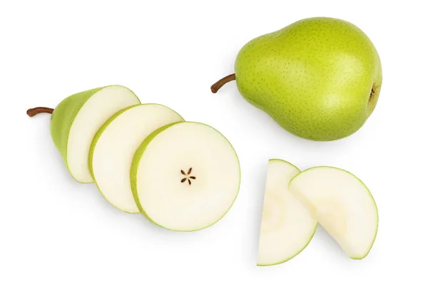 Groene peer fruit met plakjes geïsoleerd op witte achtergrond met clipping pad. Bovenaanzicht. Vlakke plaat — Stockfoto