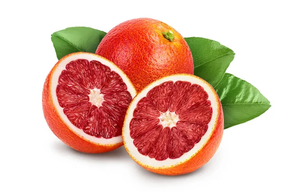 Червоні кров'яні апельсини ізольовані на білому тлі з відсічним контуром і повною глибиною різкості — стокове фото