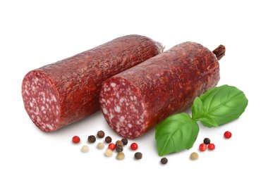 Tütsülenmiş sosis salamı kesme yolu ve tam derinlik ile beyaz arka planda izole