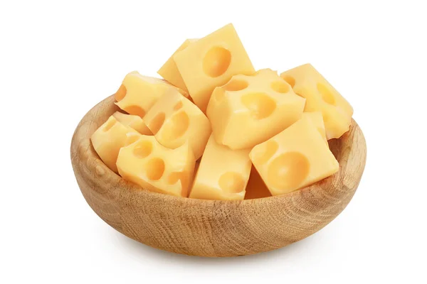 Cubos de queso en cuenco de madera aislado sobre fondo blanco con camino de recorte y profundidad completa de campo —  Fotos de Stock