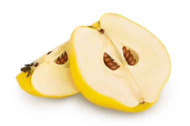 Taze kesilmiş quince kırpma yolu ve tam derinlik ile beyaz arkaplan izole