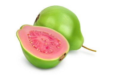 Guava meyvesi kırpma yolu ve tam derinlik alan ile beyaz arkaplanda izole
