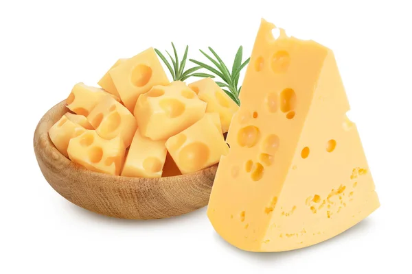 Stück Käse isoliert auf weißem Hintergrund mit Clipping-Pfad und voller Schärfentiefe — Stockfoto