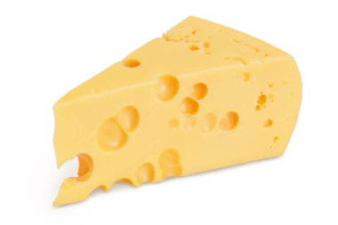 kırpma yolu ve tam derinlikte alan ile beyaz arkaplanda izole edilmiş peynir parçası