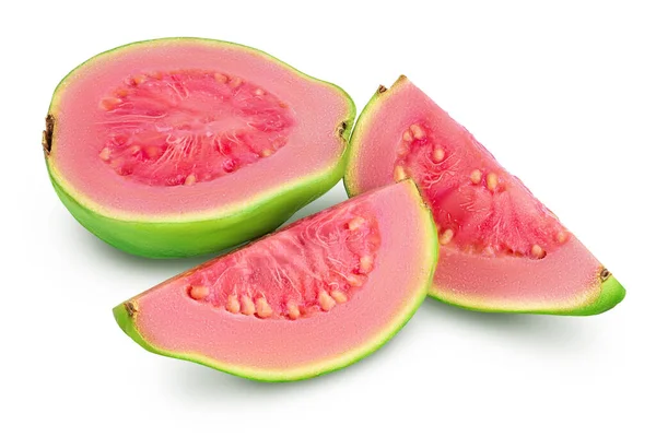 Guaven-Fruchtscheiben isoliert auf weißem Hintergrund mit Schnittweg und voller Schärfentiefe — Stockfoto