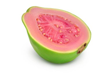 Guava meyvesi kırpma yolu ve tam derinlik alan ile beyaz arkaplanda izole