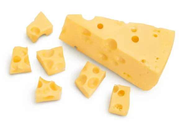 Trozo de queso aislado sobre fondo blanco con camino de recorte. Vista superior. Puesta plana —  Fotos de Stock