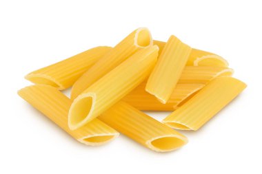 Çiğ İtalyan makarna kesme yolu ve tam derinlikte beyaz zemin üzerinde izole