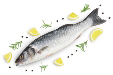 Deniz levreği, kesme yolu ve geniş bir alan ile beyaz arka planda izole edildi. Üst Manzara. Düz yatıyordu