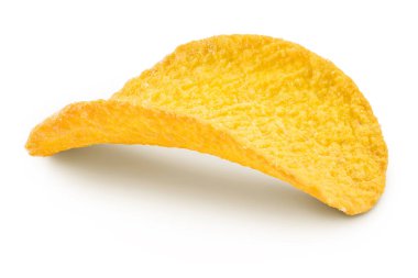 Patates cipsleri kırpma yolu ve tam derinlikteki beyaz arkaplanda izole edildi.