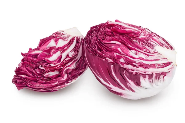 Frische Scheiben mit rotem Radicchio-Salat isoliert auf weißem Hintergrund mit Clipping-Pfad und voller Schärfentiefe — Stockfoto