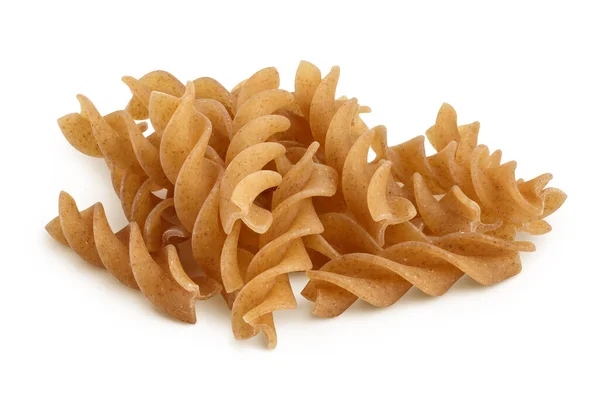 Fusilli Wolegrain di grano duro isolati su fondo bianco con percorso di ritaglio e piena profondità di campo. — Foto Stock