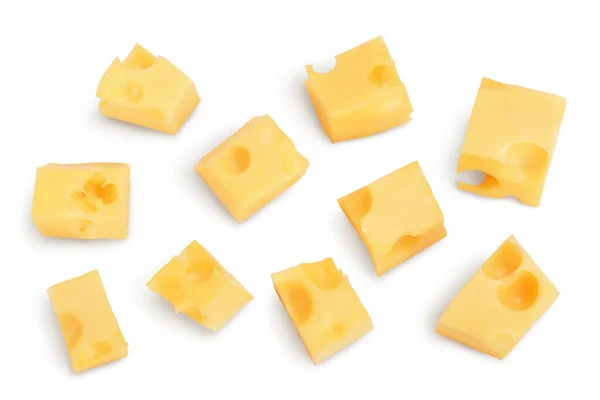 Cubitos de queso aislados sobre fondo blanco con camino de recorte. Vista superior. Puesta plana —  Fotos de Stock