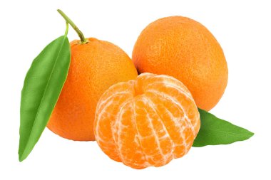 Mandalina ya da mandalina soyulmuş beyaz zemin üzerinde tam derinlikte izole edilmiş