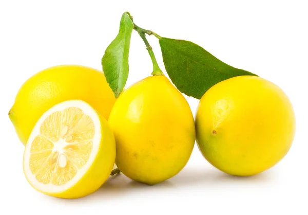 Limones aislados sobre fondo blanco — Foto de Stock
