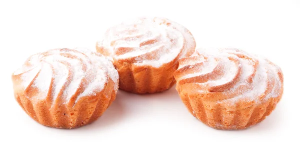 Smakelijke muffin gebak, geïsoleerd op wit — Stockfoto