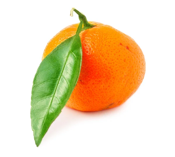 Mandarine avec feuille — Photo