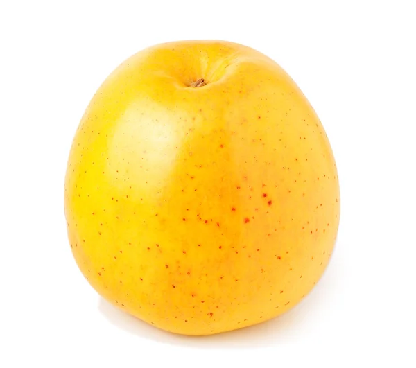 Жовте яблуко ізольоване на білому — стокове фото