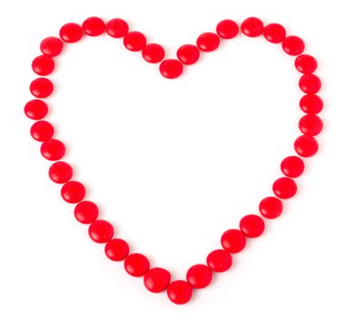 Kalp kırmızı renkli şeker yuvarlak yaptı