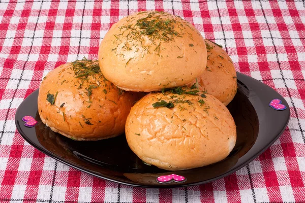 Pão de alho em uma chapa — Fotografia de Stock