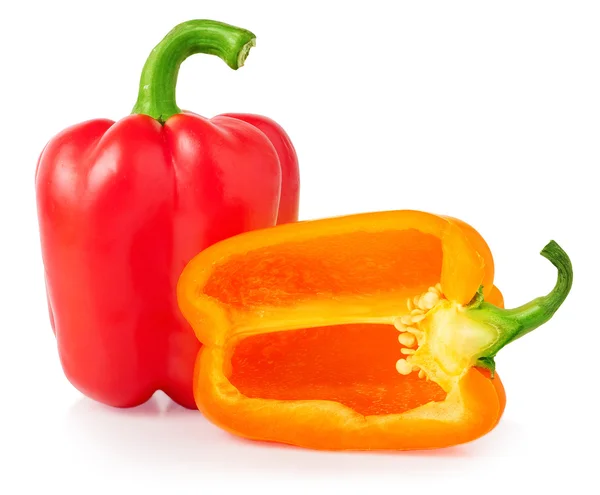 Paprika med hälften isolerade på vit — Stockfoto