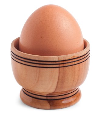 Beyaz zemin üzerinde çiğ yumurta izole