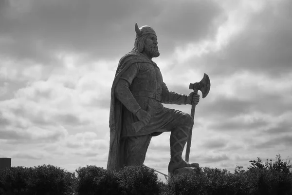 Viking çağından kalma tek renkli heykel.