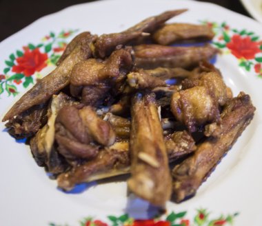 sıcak et yemekleri - kızarmış tavuk kanadı