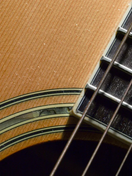 Close-up tiro de guitarra e cordas — Fotografia de Stock