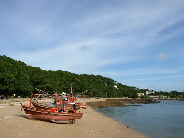 Fischerboot auf der Insel Koh si chang in Thailand — Stockfoto