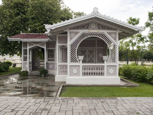 Königlicher sommerlicher Knall pa-in Palast in der Nähe von Bangkok, Provinz Ayutthaya, Thailand. — Stockfoto