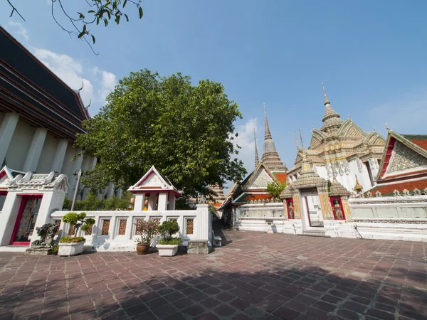 Wat phra chetupon vimolmangklararm (wat pho) tempel in thailand. — Stockfoto