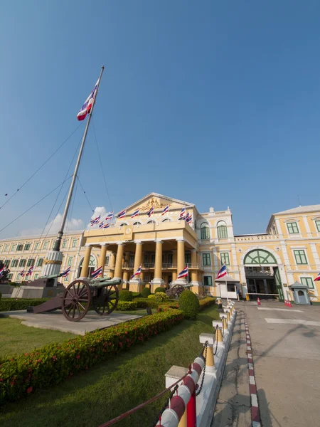 Hauptquartier des thailändischen Verteidigungsministeriums in Bangkok, Thailand. — Stockfoto