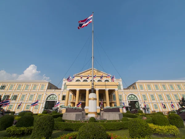 Thai Ministry of Defence headquarters in Bangkok, Thailand. — Stock Photo, Image