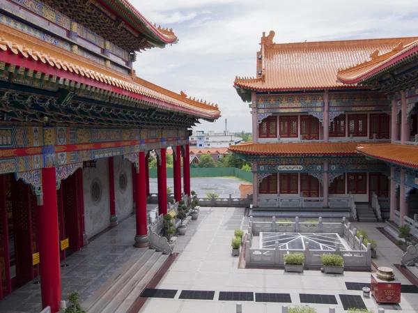 Hermoso templo chino llamado Templo del Dragón Kammalawat en Nontaburi, Tailandia — Foto de Stock