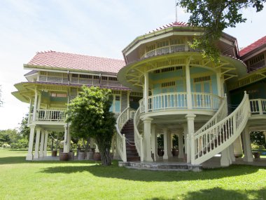 Tay mimari Sanatevi uygulamak