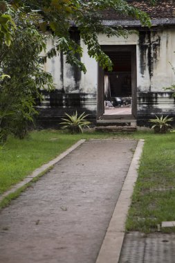 Patika bir park eski kapı için