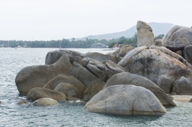 Tuhaf kaya (hin ta hin yai) Samui Koh Samui adasının çok ünlü Simgesel Yapı oluşumu