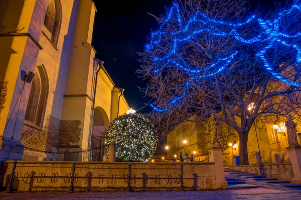 Boże Narodzenie Noc Ulica Dekoracja Girlanda Lampy Oświetlenie Długi Ekspozycji — Zdjęcie stockowe