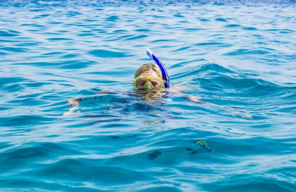 Snorkeling Mulher Retrato Máscara Tubo Água Mar Vermelho Verão Atividade — Fotografia de Stock