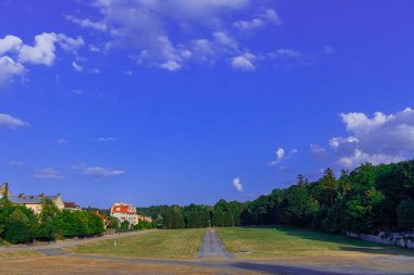 Kırsal kırsal kesimde bahar mevsimi, açık hava, şehir simgesi oluşturma ve açık hava koşulları.