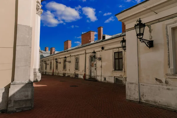 Verlaten Arme Sloppenwijk Wonen Stadsdeel Terug Straat Kleine Huizen Met — Stockfoto